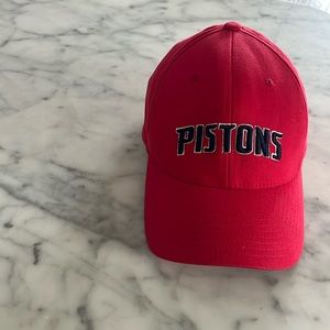 Nike Swoosh Flex Red & Navy Detroit Pistons Hat